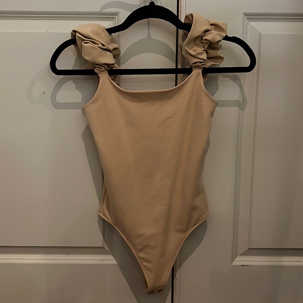 Express Ruffle Strap Bodysuit - Picture 2 of 3